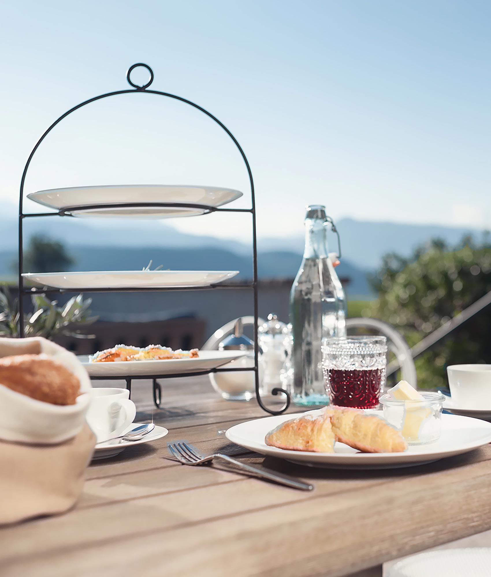 We serve your individual breakfast directly at your table.